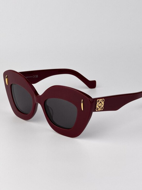 Loewe LW40127I ANAGRAM 66A Cat Eye Sunglasses – Shiny Red / Grey Mirror main image 10
